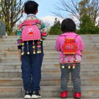 批发云南特色手工编织背箩创意家居收纳篮儿童小背箩舞蹈道具旅游 小号绣片颜色款式随机发货