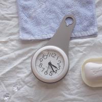 家用防水防潮浴室创意挂钟静音厨房挂表冰箱时钟吸盘小钟静音表钟 灰色静音