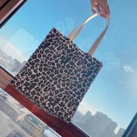 包包女2021新款ins可爱学生单肩手提包饭盒袋子 妈咪包便当小包包 豹纹白防水材料