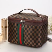 2021新款化妆包大号大容量防水手提洗漱包可爱收纳化妆品旅行包包