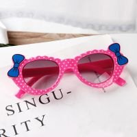 儿童遮阳太阳镜墨镜小孩男童女童时尚潮宝宝可爱防紫外线玩具眼镜 酒红色 波点玫红色