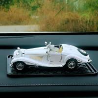 汽车香水车载车用高档奔驰金属老爷香水内饰品凊除异味座式香水 红色老爷车垫一个