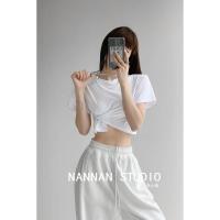 街拍辣妹露脐高腰短袖T恤女设计感不规则下摆褶皱体恤短宽松上衣 白色 S 建议80-100