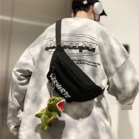 潮牌日系小挎包斜挎包男款帆布单肩小背包女百搭斜跨胸包男士腰包 黑色[收藏优先发货] 单包无挂件