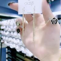 2021年新款潮淑女气质钻闪花朵长款耳环仙女古装挂钩耳饰圆脸显瘦 金色耳线[银针防过敏]