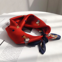 减龄真丝围巾女春夏季韩版百搭桑蚕丝丝巾卡通动物小方巾装饰领巾 史努比红色