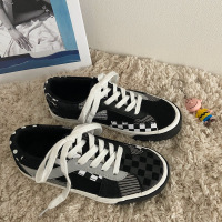 百搭酷酷布料拼接的灵感解构帆布鞋格子低帮板鞋