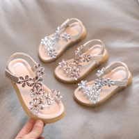 2021夏季女童鞋新款时尚水钻公主鞋韩版中大童洋气露趾沙滩鞋