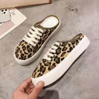 豹纹半拖鞋女外穿2021年新款包头小白鞋夏季凉拖外出时尚
