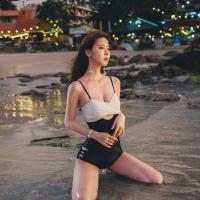 ins风泳衣女 2021新款拼色吊带露背镂空温泉遮肚连体度假泳装