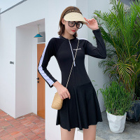 游泳衣女新款遮肚显瘦性感连体温泉泳衣ins风范保守学生大码长袖