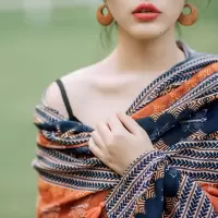 新款旅游披肩茶卡盐湖两用沙漠防晒文艺民族风拍照围巾女棉麻百搭