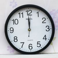 简约钟表教室挂钟客厅圆形创意时钟挂表现代家庭静音表电子石英钟 21cm黑白盘