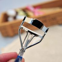 不锈钢睫毛夹卷翘持久不夹眼皮 化妆工具送替换胶垫 广角辅助工具 颜色随机