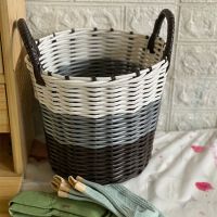 洗衣篮脏衣服收纳筐家用衣篓衣物框仿藤塑料编织篓手提野餐菜篮子 小号高22cm口24颜色随机发