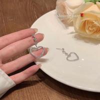 气质爱心耳环女2021年新款潮耳饰高级感大气女神范精致耳钉E224 镂空爱心耳环一只