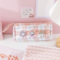 小恐龙大容量 小学生可爱文具袋 ins潮少女文具盒 少女心可爱笔袋 粉色三角款JK款 送3胸针