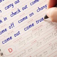 衡水体中高考必备英语字帖反复使用初中高中生衡水体作文英语字帖 初中衡水体 基础篇+6支芯+1笔杆+1握笔器