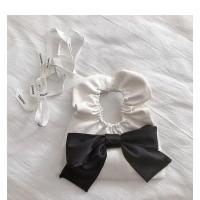 唐糖包袋/迷你小包蝴蝶结包包女2021新款ins手腕包褶皱花边手提包 白配黑小号当天发货