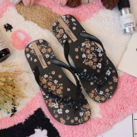 沙滩拖鞋女夏时尚外穿学生平底凉拖鞋海边防滑度假花瓣软底人字拖 025花瓣/黑色 36