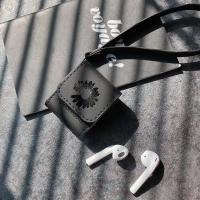 权志龙小雏菊皮套软壳苹果AirPods Pro1/2/3代无线蓝牙耳机保护套 黑色英文单朵雏菊皮质耳机包1/2代