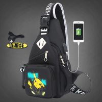 单肩包男胸包动漫休闲斜挎包韩版时尚潮流皮卡丘跨包户外可放水杯 黑色（可放水杯） 无赠品