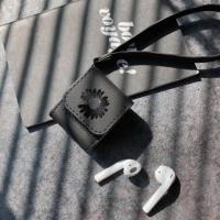 权志龙小雏菊airpods Pro保护套1/2/3代适用苹果蓝牙耳机套挂绳女 airpods1/2代 皮质黑色雏菊