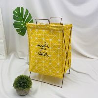 北欧简约家用棉麻脏衣服收纳筐可折叠支架防水超大脏衣篮篓储物箱 小号黄图形铁架