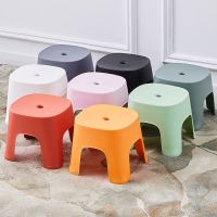 家用塑料凳子成人加厚高圆凳北欧简约板凳客厅餐凳可摞叠收纳凳子 彩色[加厚儿童版] 10把以上单把价格