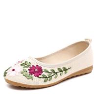 春夏季女绣花鞋老北京布鞋女鞋民族风鞋奶奶中老年妈妈平底单鞋子 1613米白 34