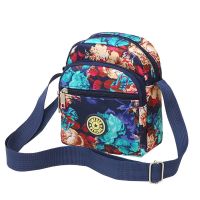 尼龙女布包休闲单肩斜挎手机包零钱女生迷你小布包多拉链逛街布包 蓝牡丹