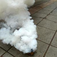 白色表演剧组拍照特效烟花婚纱照烟雾饼演出儿童道具小烟饼景观 白色表演剧组拍照特效烟花婚纱照烟雾饼演出儿童道具小烟饼景观