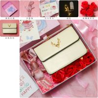 七夕情人节女朋友生日礼物女生创意特别送给意义老婆高颜值的母亲 米色包包+礼盒夜灯