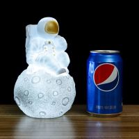 创意太空宇航员不插电小夜灯生日礼物男生女生送闺蜜朋友情侣同学 白灯耍酷宇航员 本身就有电池