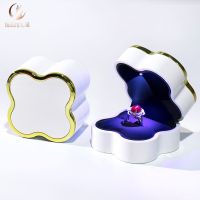 新款四叶草LED灯盒金边发光戒指吊坠项链首饰盒 白色四叶草金边LED[戒指盒] 7.5*7.5*5cm