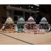 儿童吸管杯夏季背带两用卡通水瓶儿童学饮带手柄幼儿园宝宝塑料杯 颜色随机一个 吸管杯+提绳