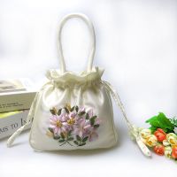 新款原创手工丝带绣花布包复古风汉服包袋流苏手提女包小清新拎包 米白-汉服荷包