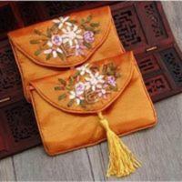 丝绸首饰袋 民族风手工绣花拉链流苏高档锦囊小布袋金黄色 丝绸首饰袋 民族风手