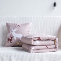 办公室午睡神器抱枕被子两用靠垫空调被车用趴趴枕沙发靠枕二合一 鹿群 咖 小号展开100X150cm