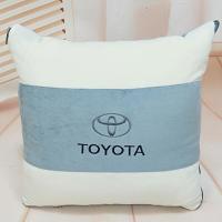 抱枕被子两用靠垫汽车用品车载折叠抱枕被开车舒适毯子车内空调被 灰色 丰田