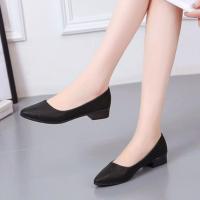 小跟单鞋女两穿2021春秋新款黑色高跟鞋不累脚中跟真皮久站工作鞋 黑色粗跟[2厘米压花款]992 35