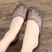 新款水晶果冻塑料塑胶软底洞洞包头拖鞋沙滩海边度假镂空家居家用室内防滑凉拖鞋女士妈妈中老年防臭夏季透气透明半拖亮片凉快轻便