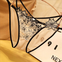 性感蕾丝女士内裤轻薄透气时尚文艺宫廷刺绣花朵三角裤诱惑透明 粉色 S235 均码