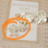 少女香气赵露思同款山茶花耳钉花朵耳环耳夹仙气森系超仙女无耳洞 小号白花银针