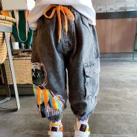 帅气男童牛仔裤2021春秋季新款童裤休闲长裤幼儿束脚裤儿童工装裤 黑灰色 90 码数建议身高90cm左右