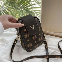 YIHONGKOU/弋虹蔻女士夏季手机包斜挎包8001_深棕色