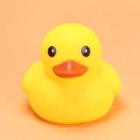 宝宝玩具小黄鸭港鸭洗澡玩具捏捏叫玩具婴儿游泳小鸭子戏水玩具 港鸭
