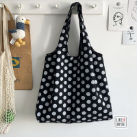 日式小圆点大容量慵懒风ins手拎单肩包环保购物袋帆布包书包女 黑色新款 白色圆点 促销