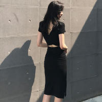 2021夏新款露背开叉短袖连衣裙女修身性感洋气中长款赫本风小黑裙 黑色 S(建议90-105斤)