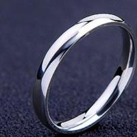 钛钢情侣戒指项链一对日韩创意男女锁骨链学生戒指简约饰品可刻字 特价光面戒指一个 大小随机[不刻字] 情侣一对+2条绳子[